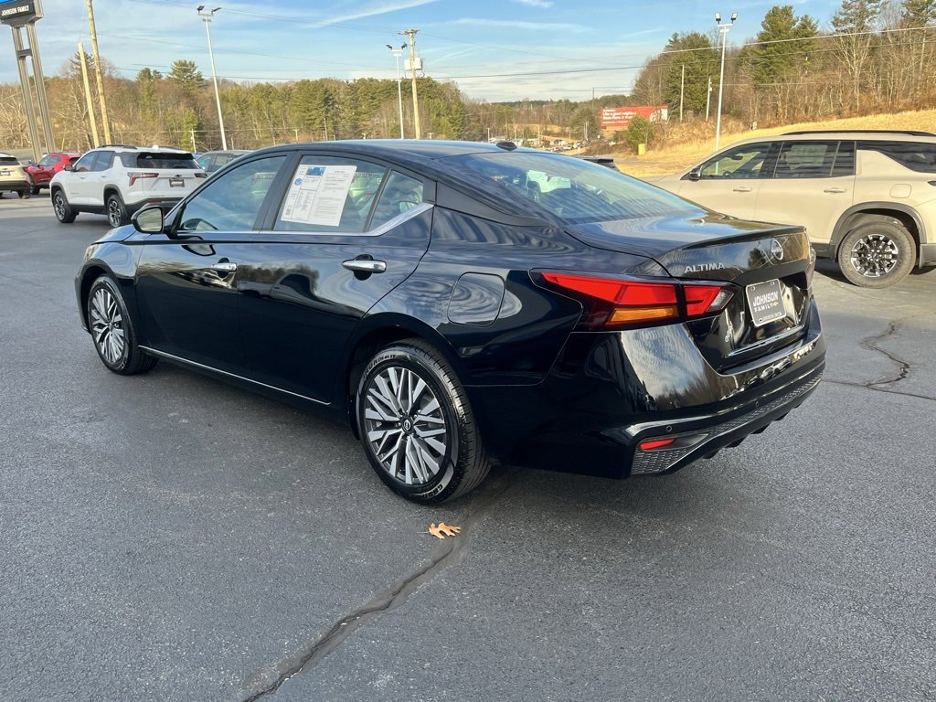 Used 2024 Nissan Altima 2.5 SV image 23