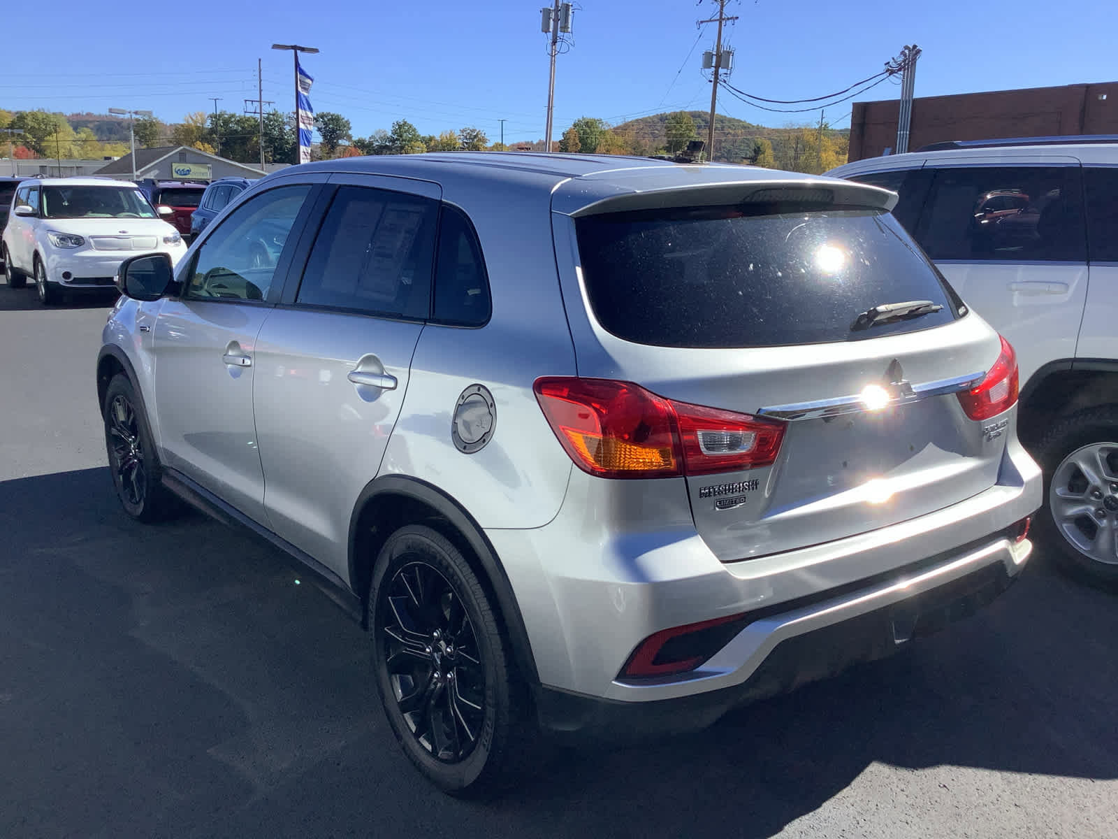 Used 2019 Mitsubishi Outlander Sport LE image 4