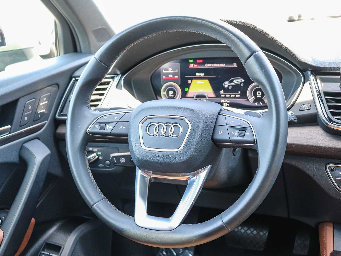 Used 2023 Audi Q5 e Premium Plus w/ Premium Plus Package AWD/4WD image 16