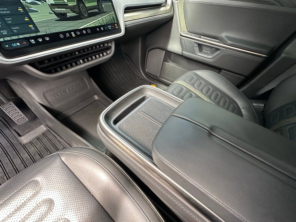 Used 2025 Rivian R1S Adventure AWD/4WD image 23