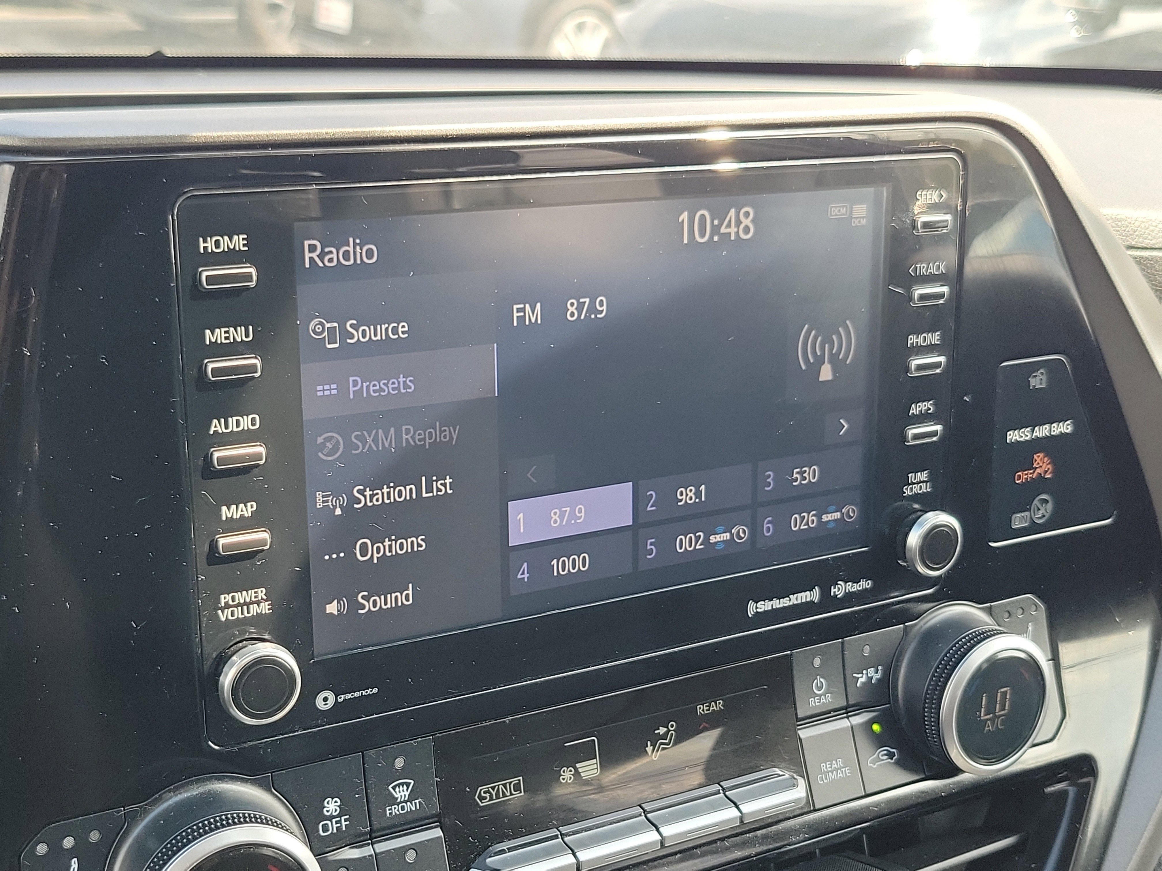 Used 2021 Toyota Highlander XLE image 29