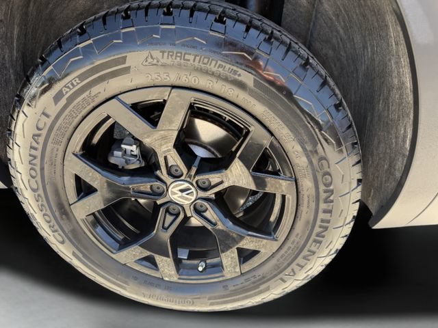 Used 2024 Volkswagen Atlas Peak Edition SEL AWD/4WD image 32
