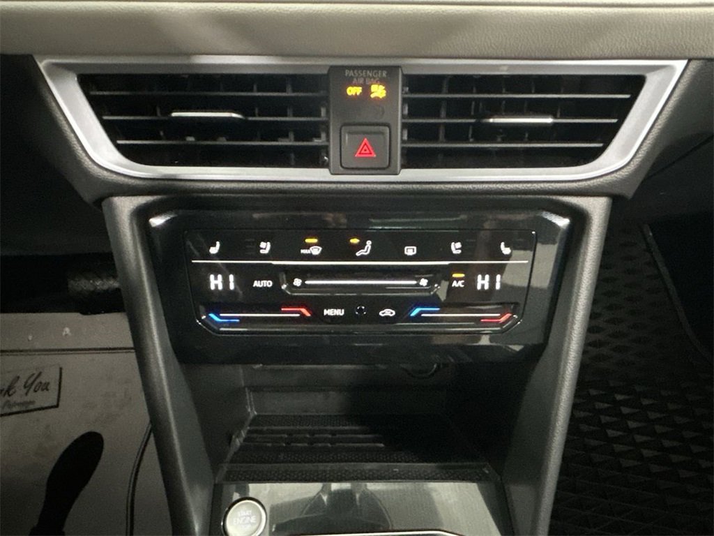 Certified 2025 Volkswagen Taos SEL image 25