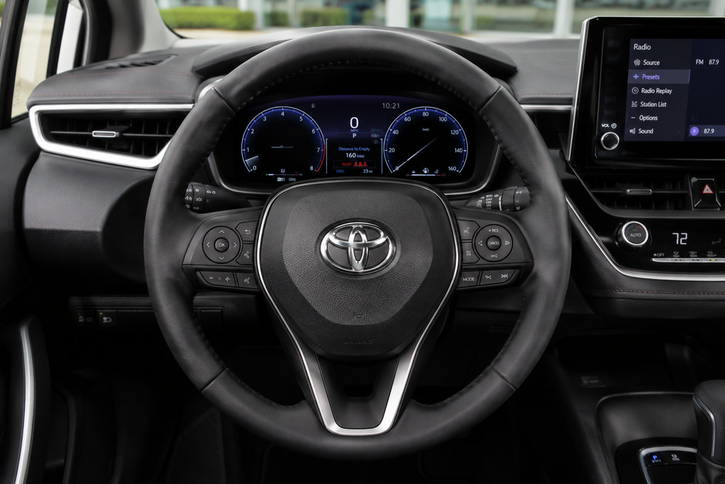 Used 2024 Toyota Corolla SE FWD image 14