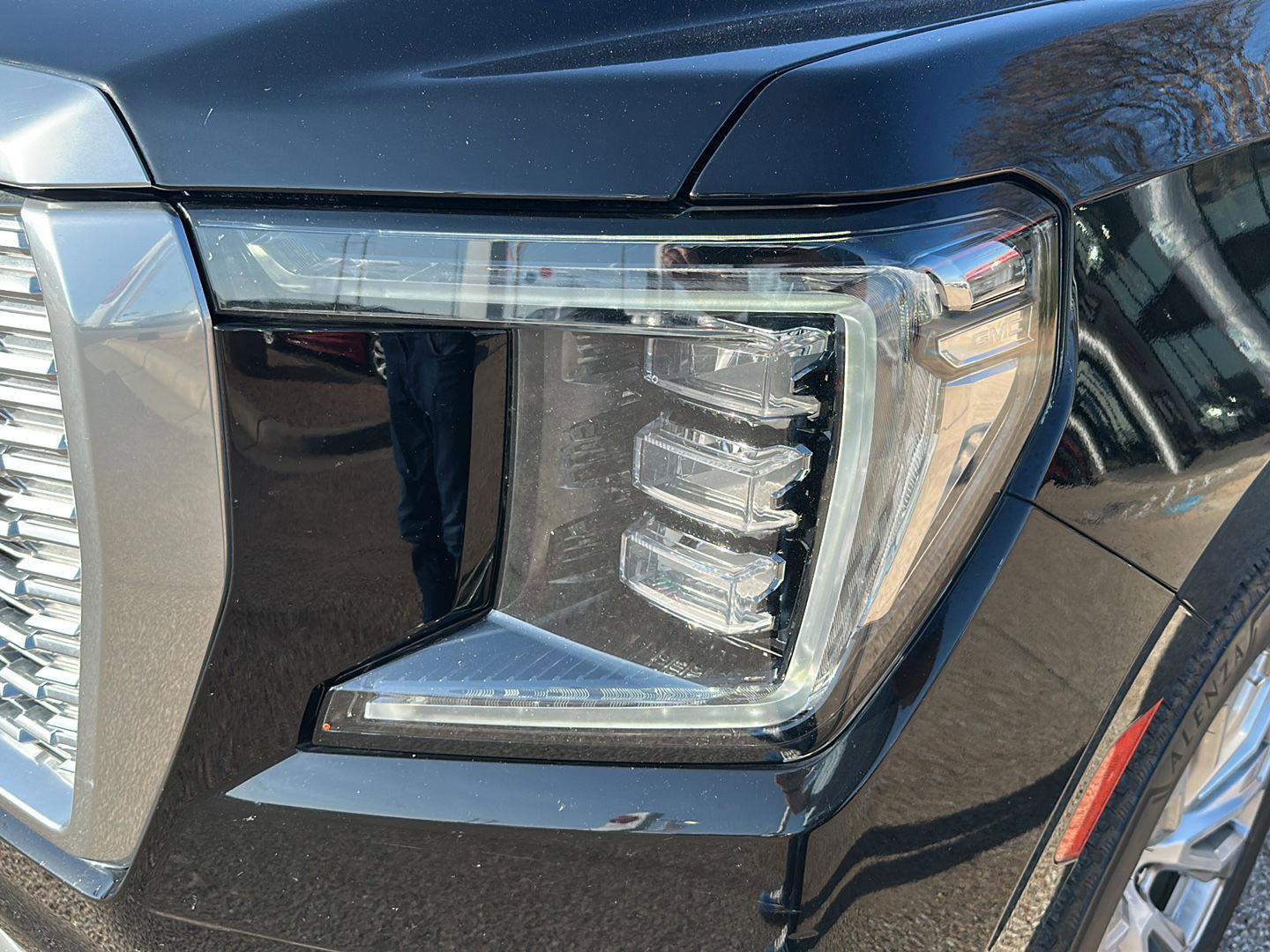 Used 2022 GMC Yukon XL Denali image 11