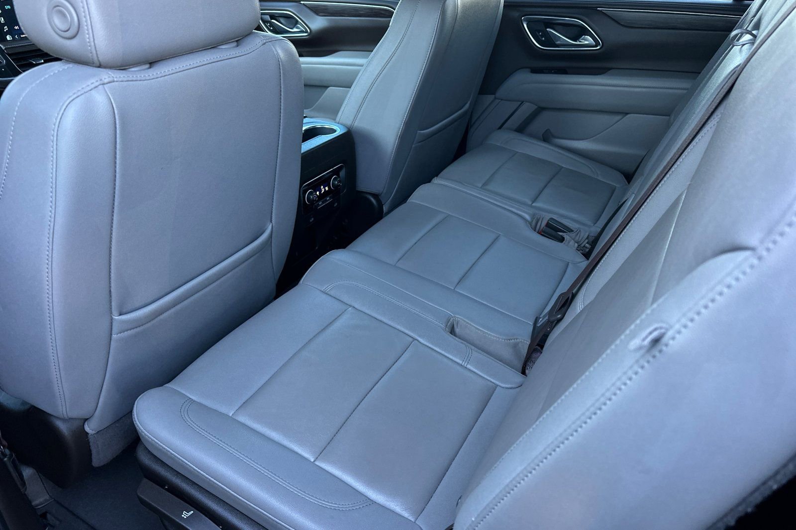 Used 2024 Chevrolet Suburban LT image 14