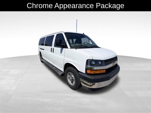 Used 2025 Chevrolet Express 3500 LT w/ LT Preferred Equipment Group RWD image 5
