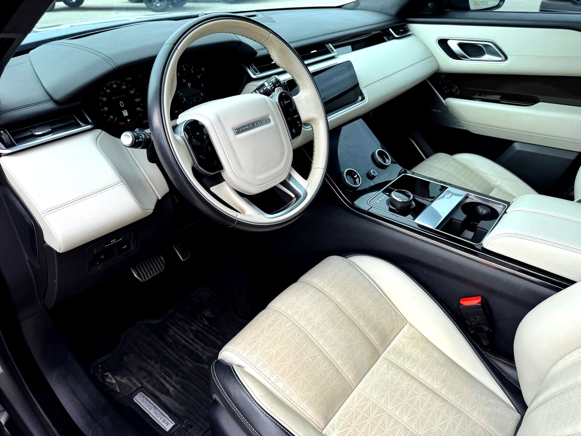 Used 2018 Land Rover Range Rover Velar image 13