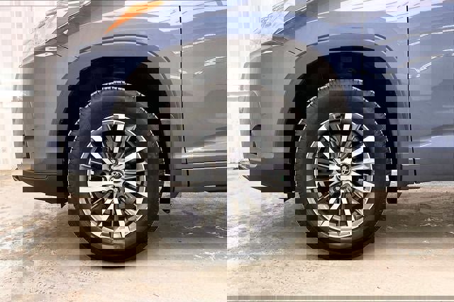 Used 2017 Toyota Highlander XLE image 10