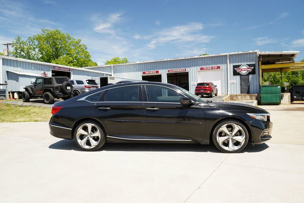 Used 2019 Honda Accord Touring image 3