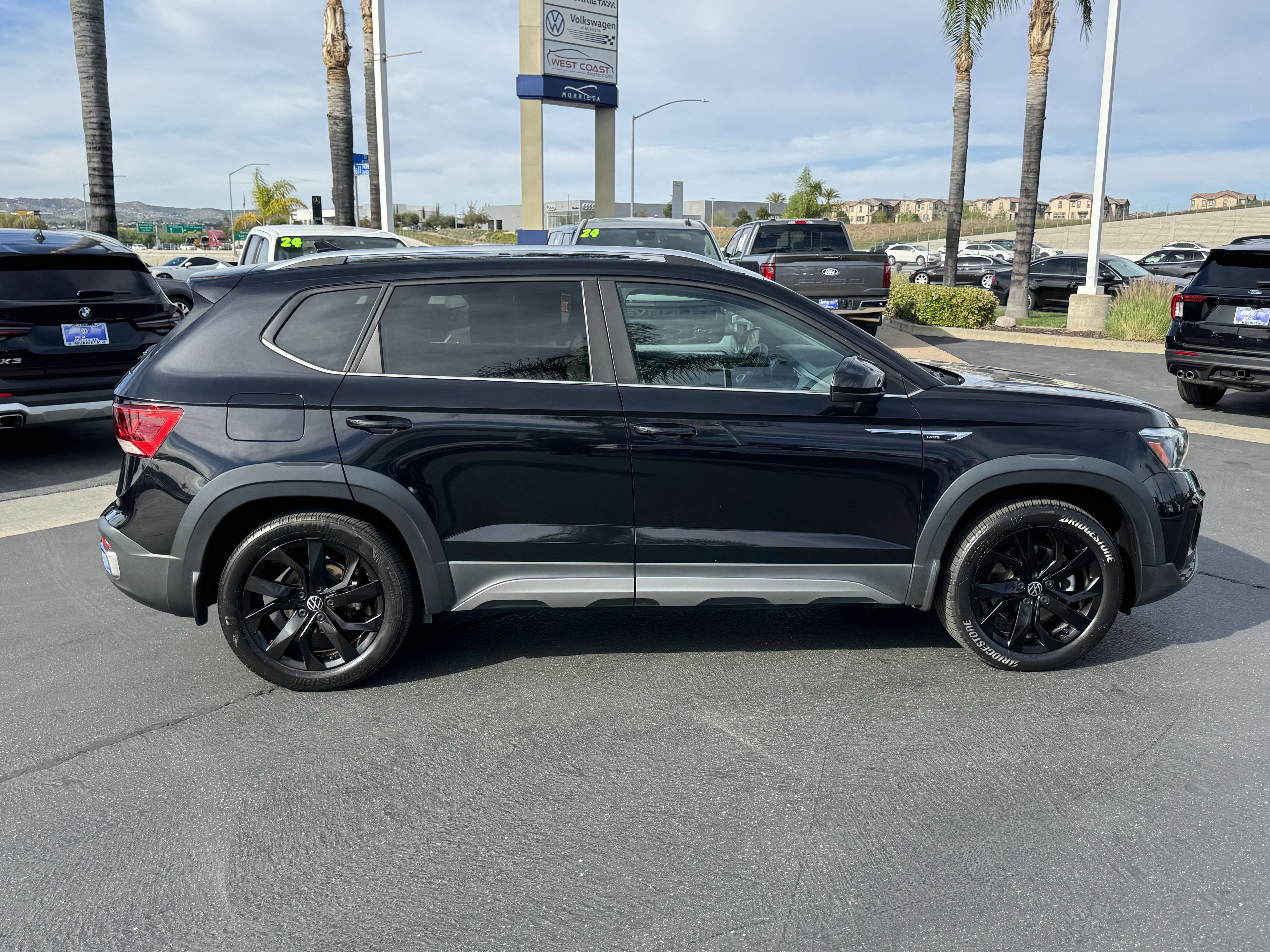 Certified 2023 Volkswagen Taos SE w/ Panoramic Sunroof Package image 11