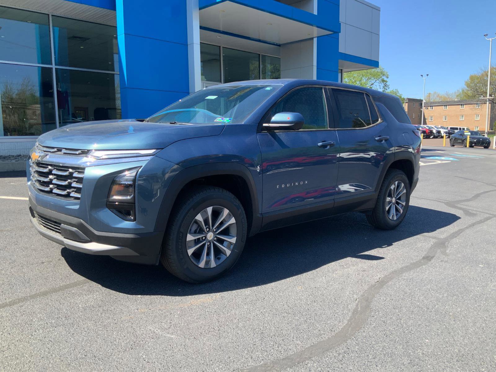 New 2026 Chevrolet Equinox LT image 3