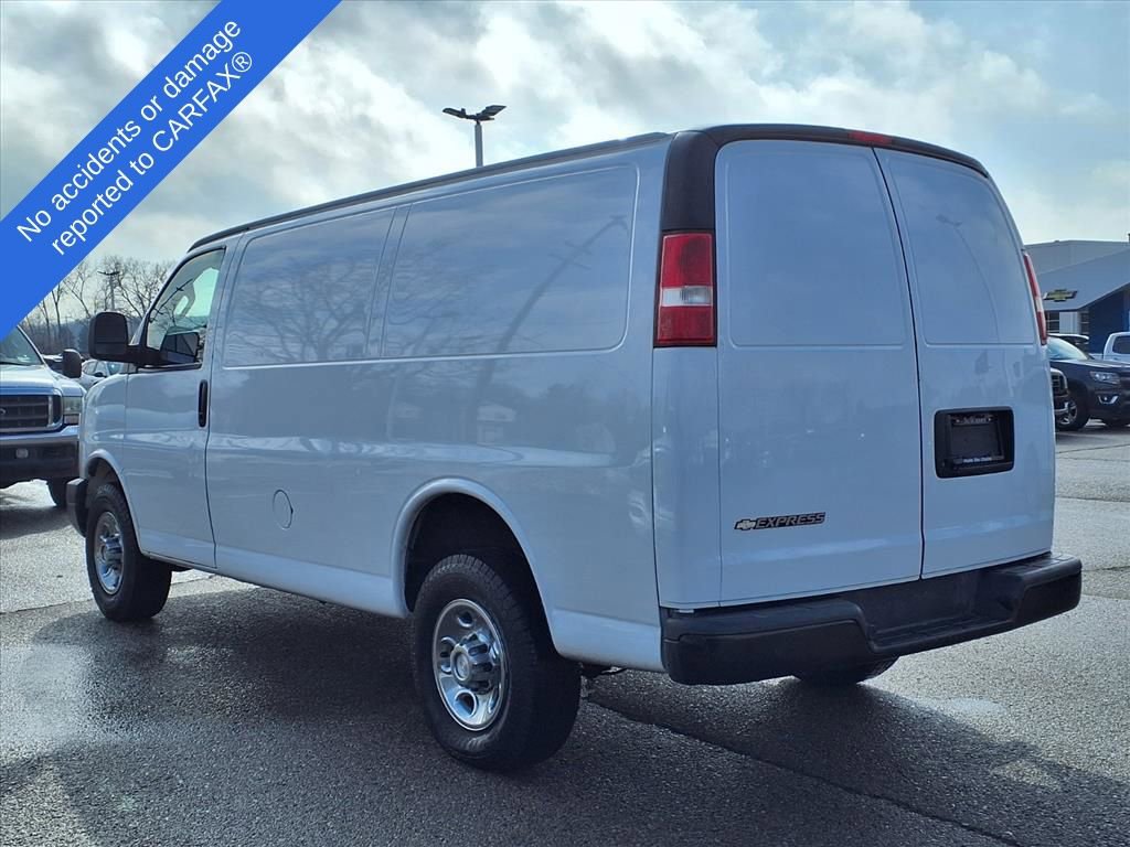 Used 2018 Chevrolet Express 3500 w/ Driver Convenience Package image 8