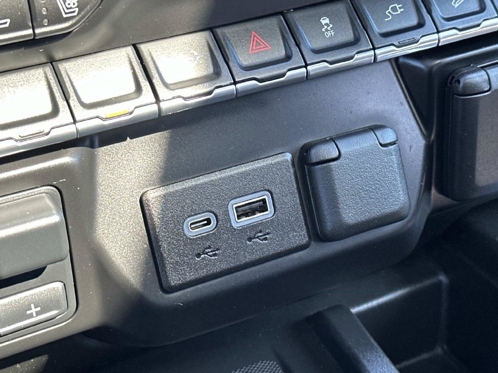 Used 2022 GMC Sierra 2500 AT4 w/ AT4 Preferred Package AWD/4WD image 41