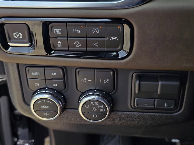 New 2026 GMC Yukon Denali Ultimate AWD/4WD image 22