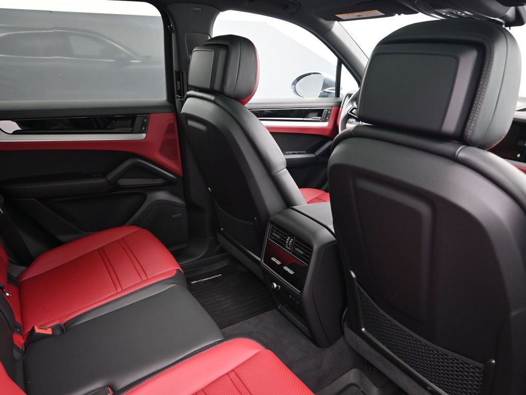 New 2026 Porsche Cayenne E-Hybrid AWD/4WD image 7