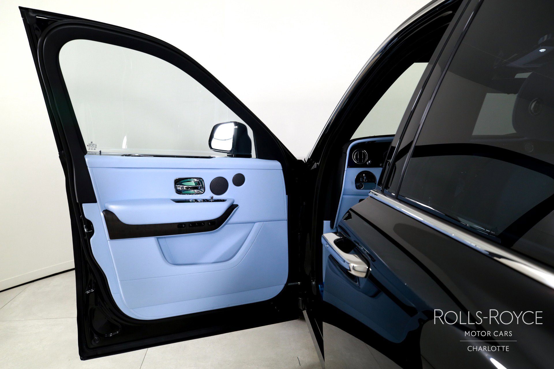 New 2026 Rolls-Royce Cullinan AWD/4WD image 11