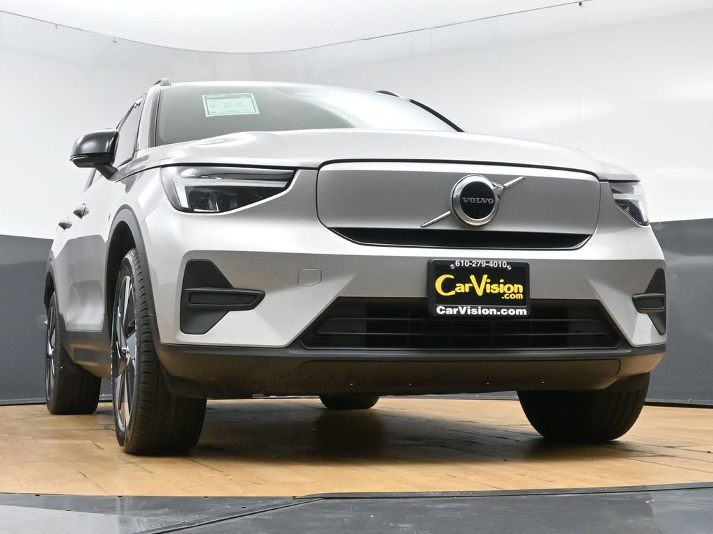 Used 2025 Volvo EX40 Core AWD/4WD image 42