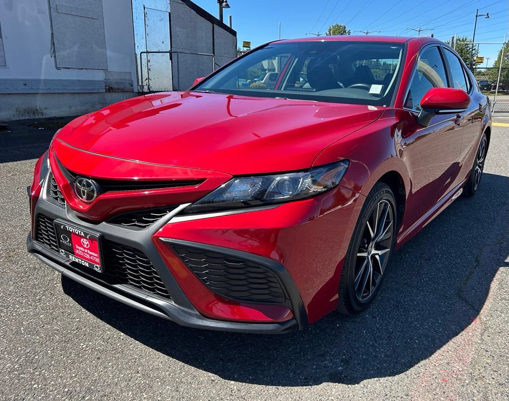 Certified 2024 Toyota Camry SE w/ Cold Weather Package FWD image 1