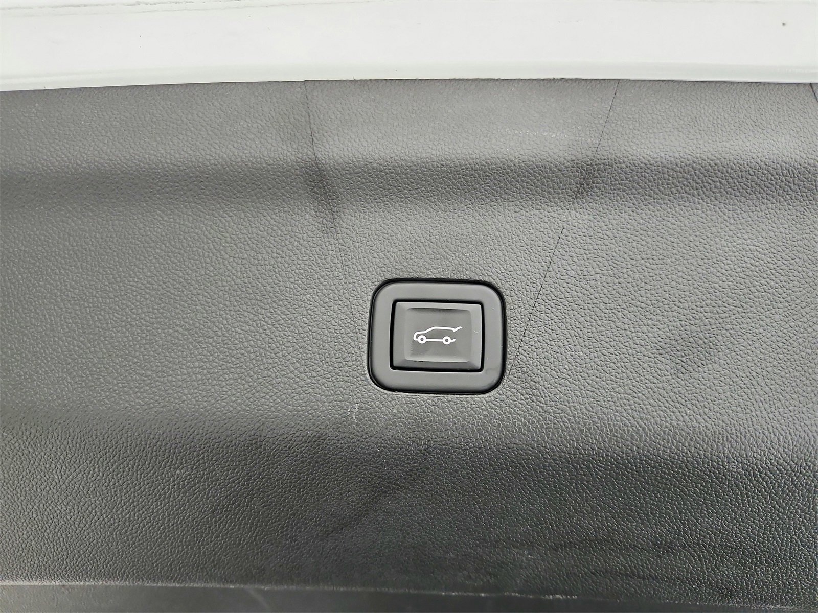 Used 2023 Chevrolet Suburban Premier image 49