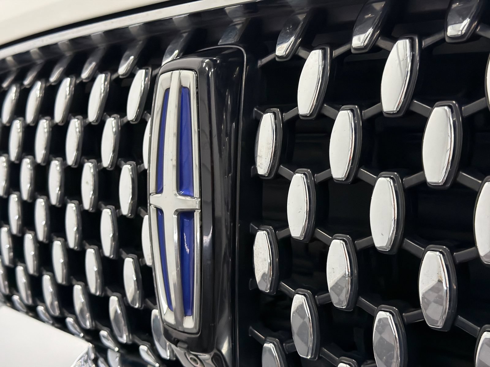 Used 2020 Lincoln Aviator Black Label Grand Touring w/ Class IV Trailer Tow Package AWD/4WD image 16