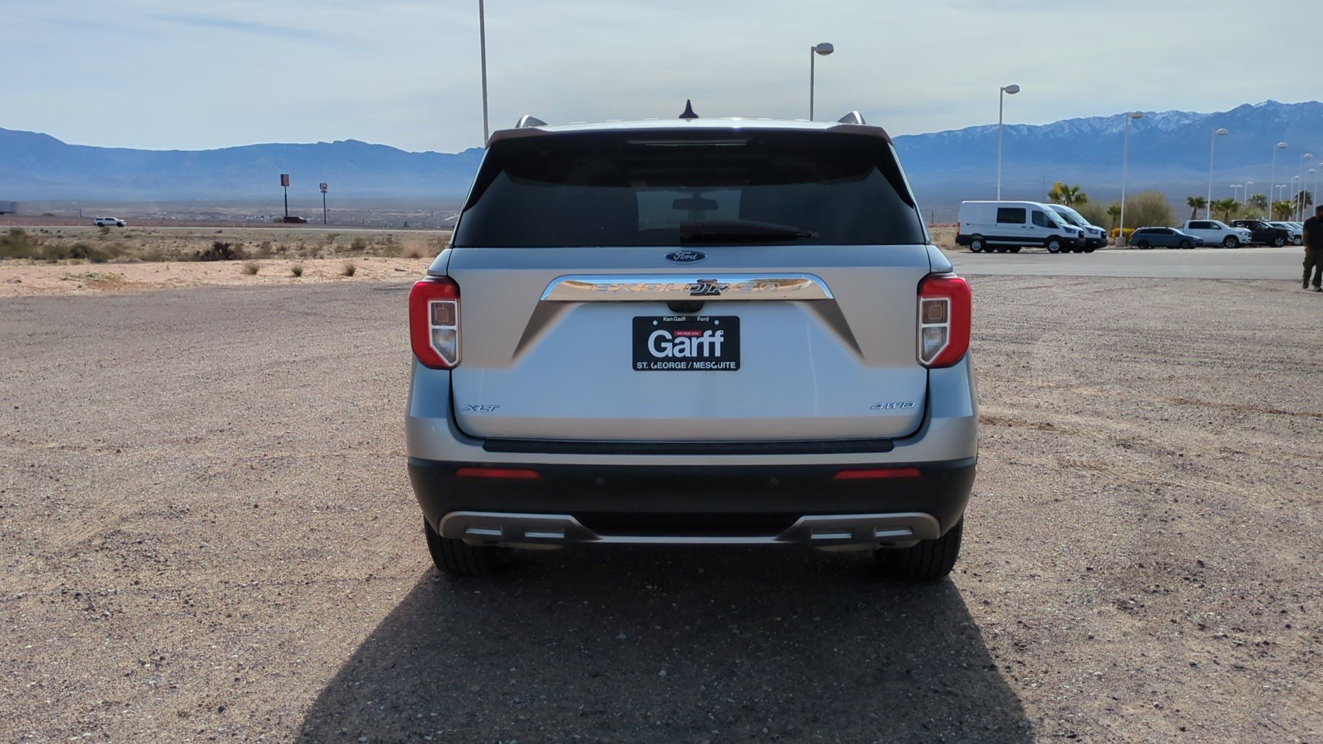 Used 2021 Ford Explorer XLT w/ Equipment Group 202A image 5