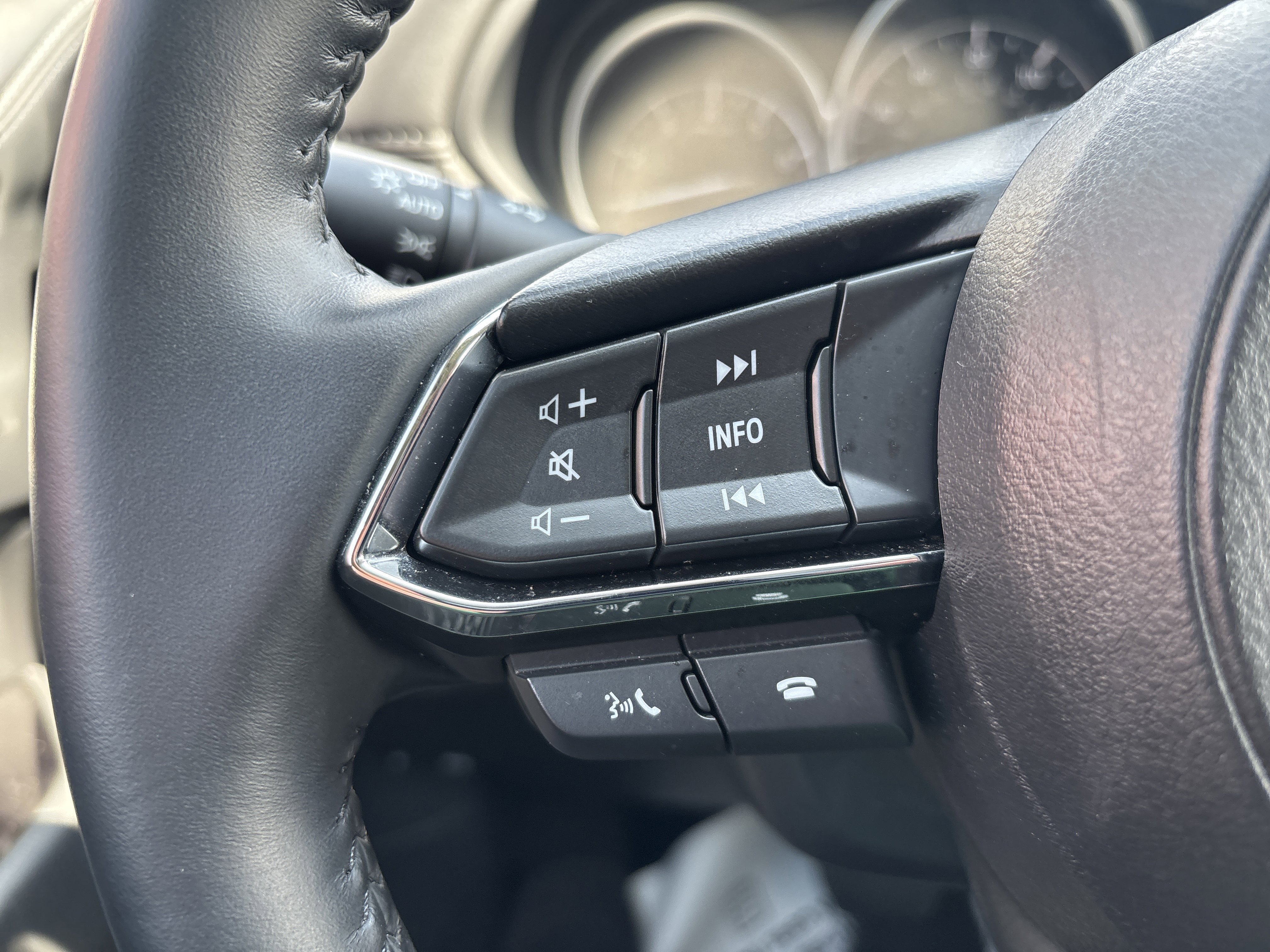 Used 2025 MAZDA CX-5 AWD 2.5 S w/ Select Package image 19