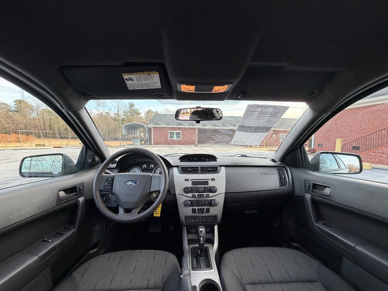 Used 2010 Ford Focus SE image 14