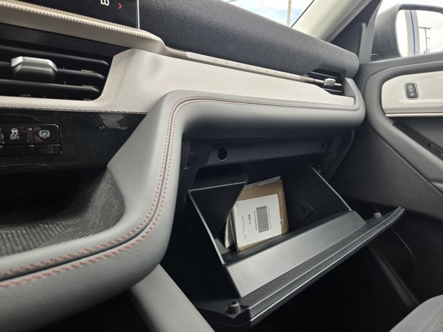 Certified 2025 Ford Explorer Active AWD/4WD image 15