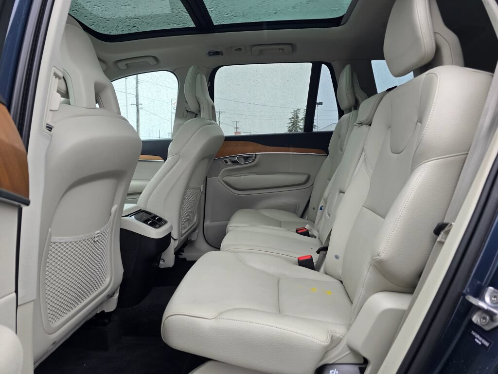 Used 2022 Volvo XC90 T5 Momentum w/ Advanced Package AWD/4WD image 18