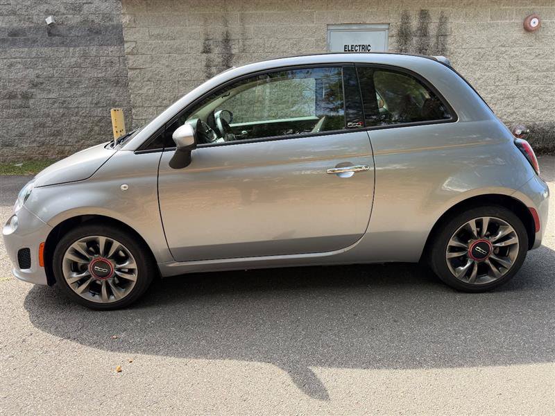 Used 2018 FIAT 500 Pop w/ Pop Cabrio Sport Package FWD image 4