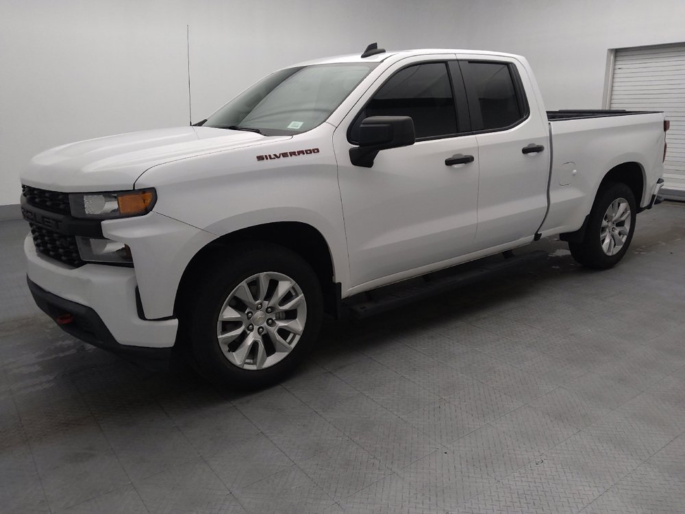 Used 2020 Chevrolet Silverado 1500 Custom w/ Custom Value Package RWD image 2