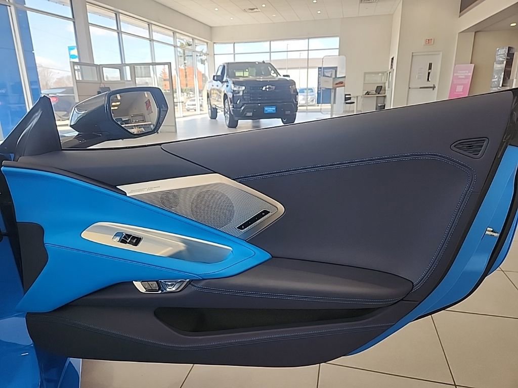 Used 2022 Chevrolet Corvette Stingray Premium Conv w/ Z51 Performance Package image 14