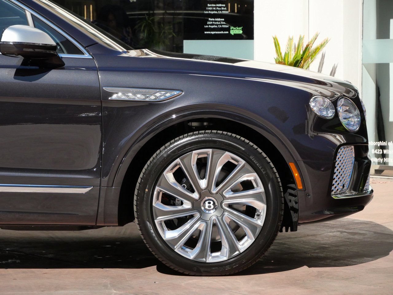 Used 2025 Bentley Bentayga Extended Wheelbase AWD/4WD image 6