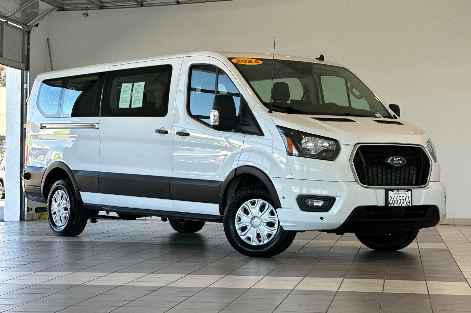 Used 2024 Ford Transit 350 XLT image 2
