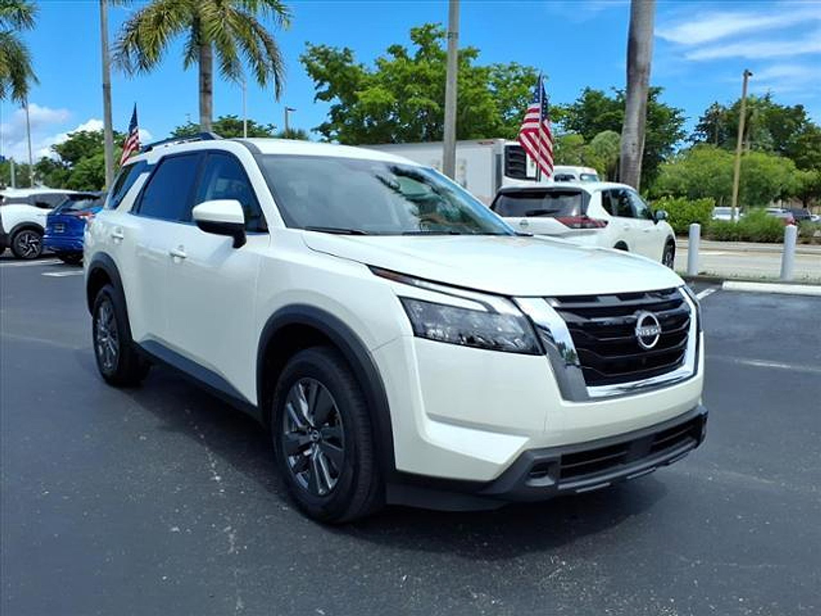 Certified 2024 Nissan Pathfinder SV image 10