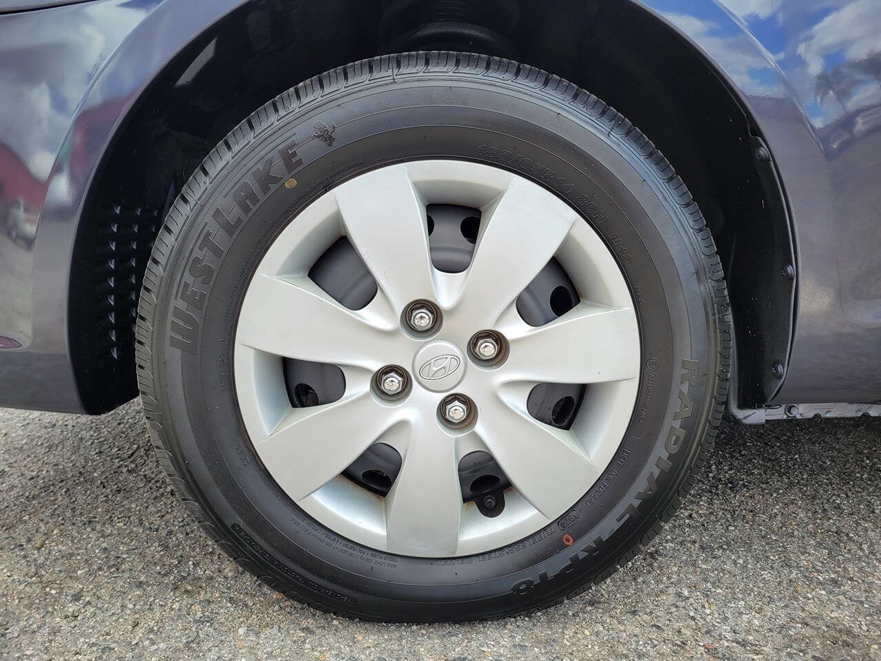 Used 2011 Hyundai Accent GS image 11