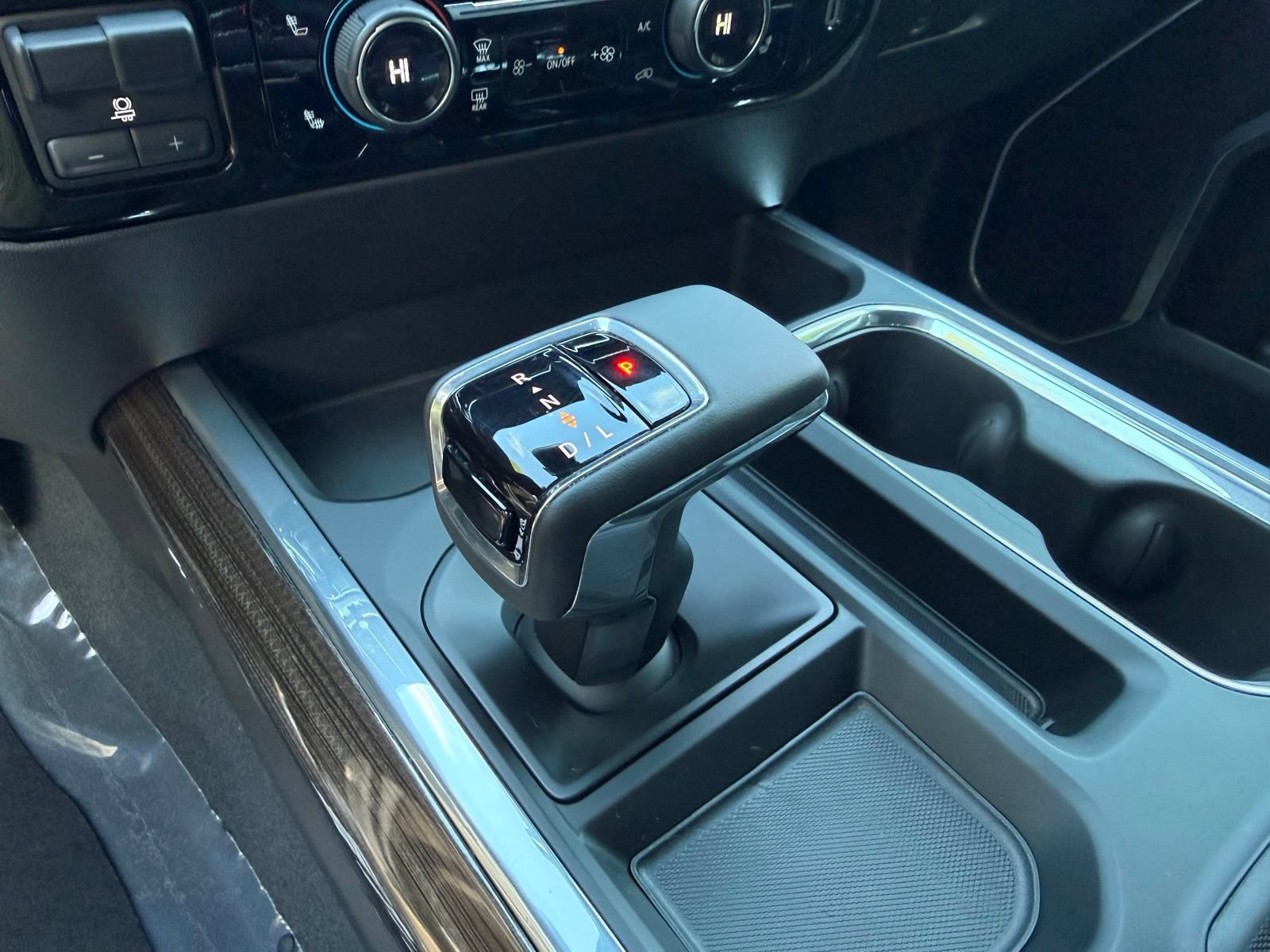 Used 2025 Chevrolet Silverado 1500 LT AWD/4WD image 15