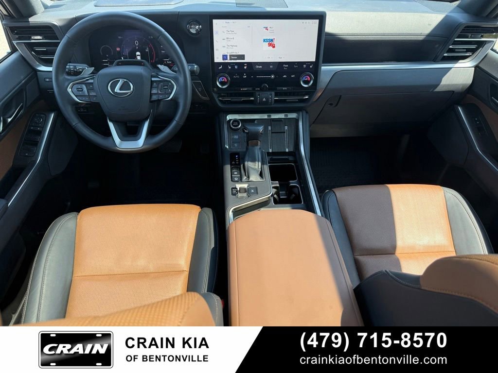 Used 2025 Lexus GX 550 w/ Accessory Package (2T) AWD/4WD image 27