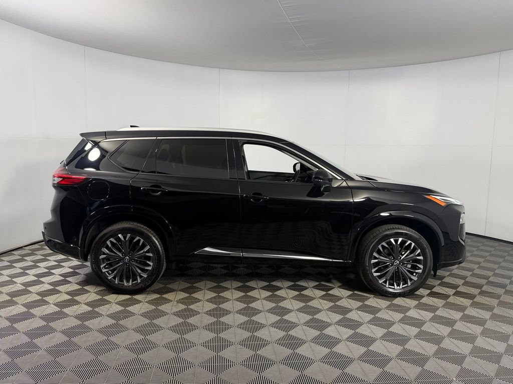 Used 2026 Nissan Rogue Platinum w/ Platinum Premium Package AWD/4WD image 3