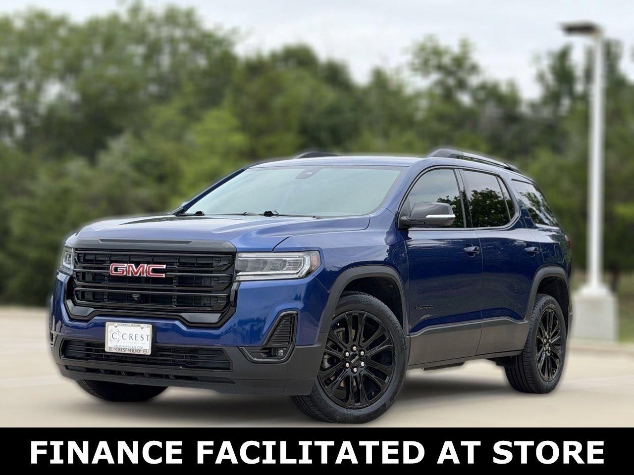 Used 2023 GMC Acadia SLT w/ Elevation Edition FWD image 2