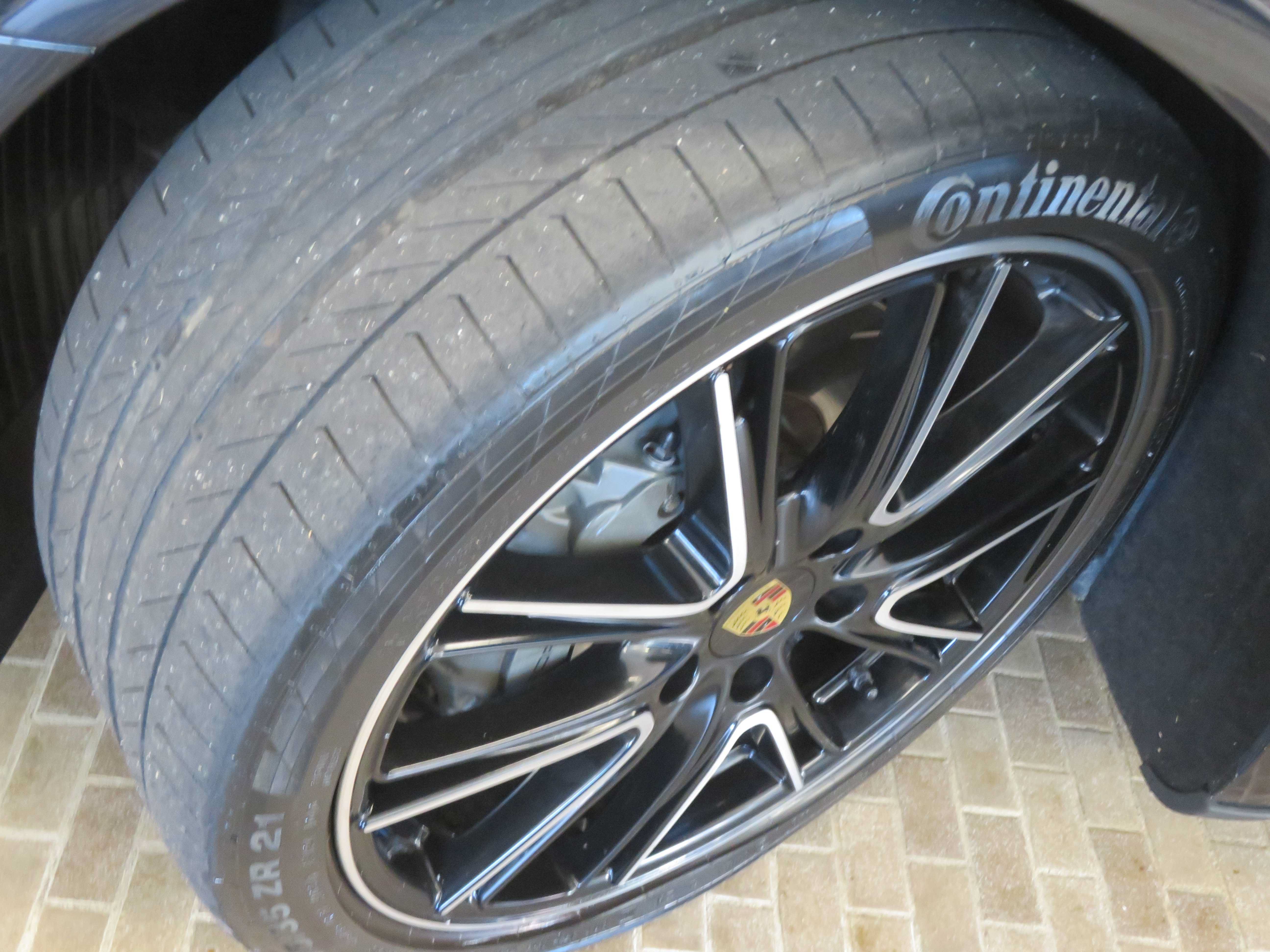 Used 2018 Porsche Panamera 4S AWD/4WD image 11