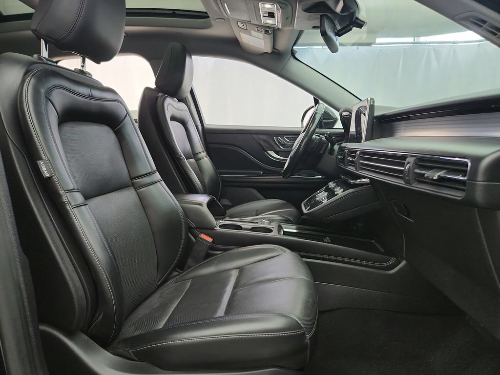 Used 2022 Lincoln Corsair AWD w/ Premium Package image 29