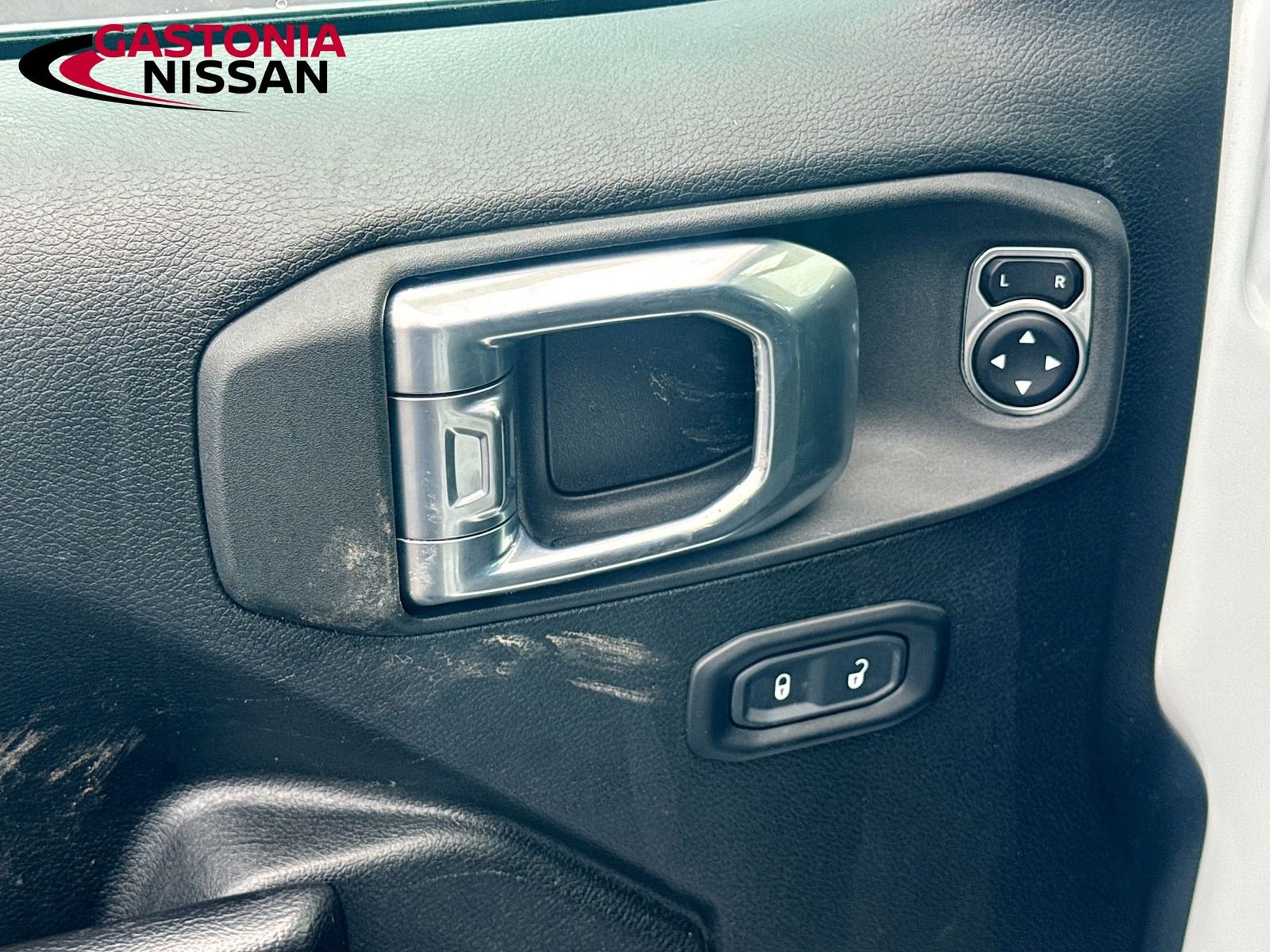 Used 2021 Jeep Gladiator Willys image 23