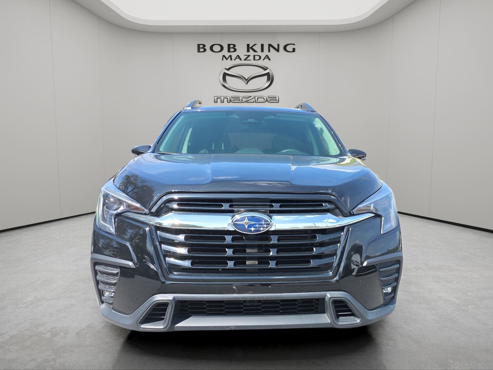 Used 2023 Subaru Ascent Limited AWD/4WD image 2