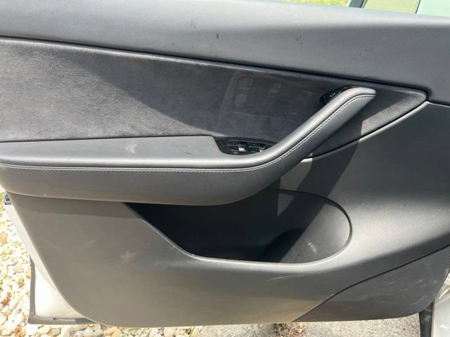 Used 2021 Tesla Model Y Long Range AWD/4WD image 15