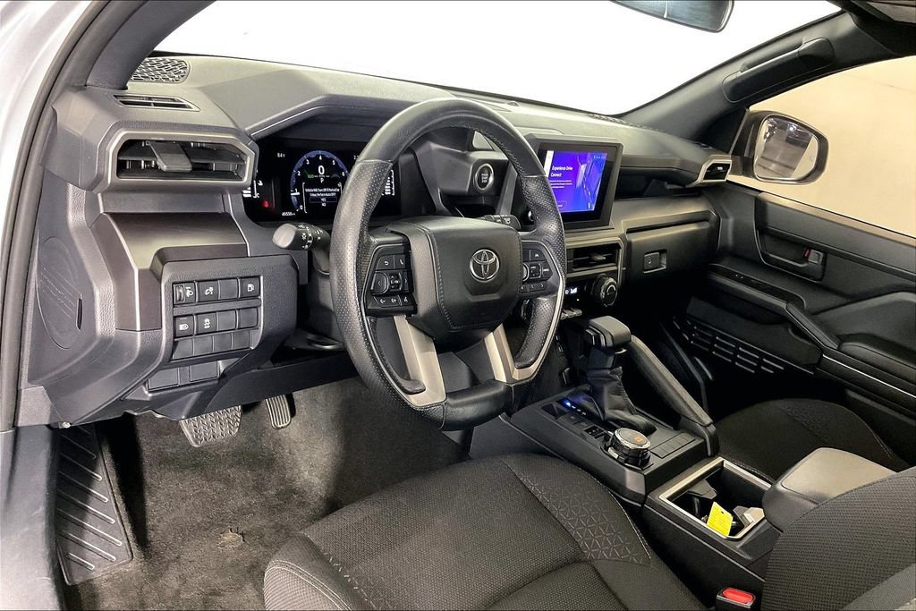 Used 2025 Toyota 4Runner SR5 AWD/4WD image 16