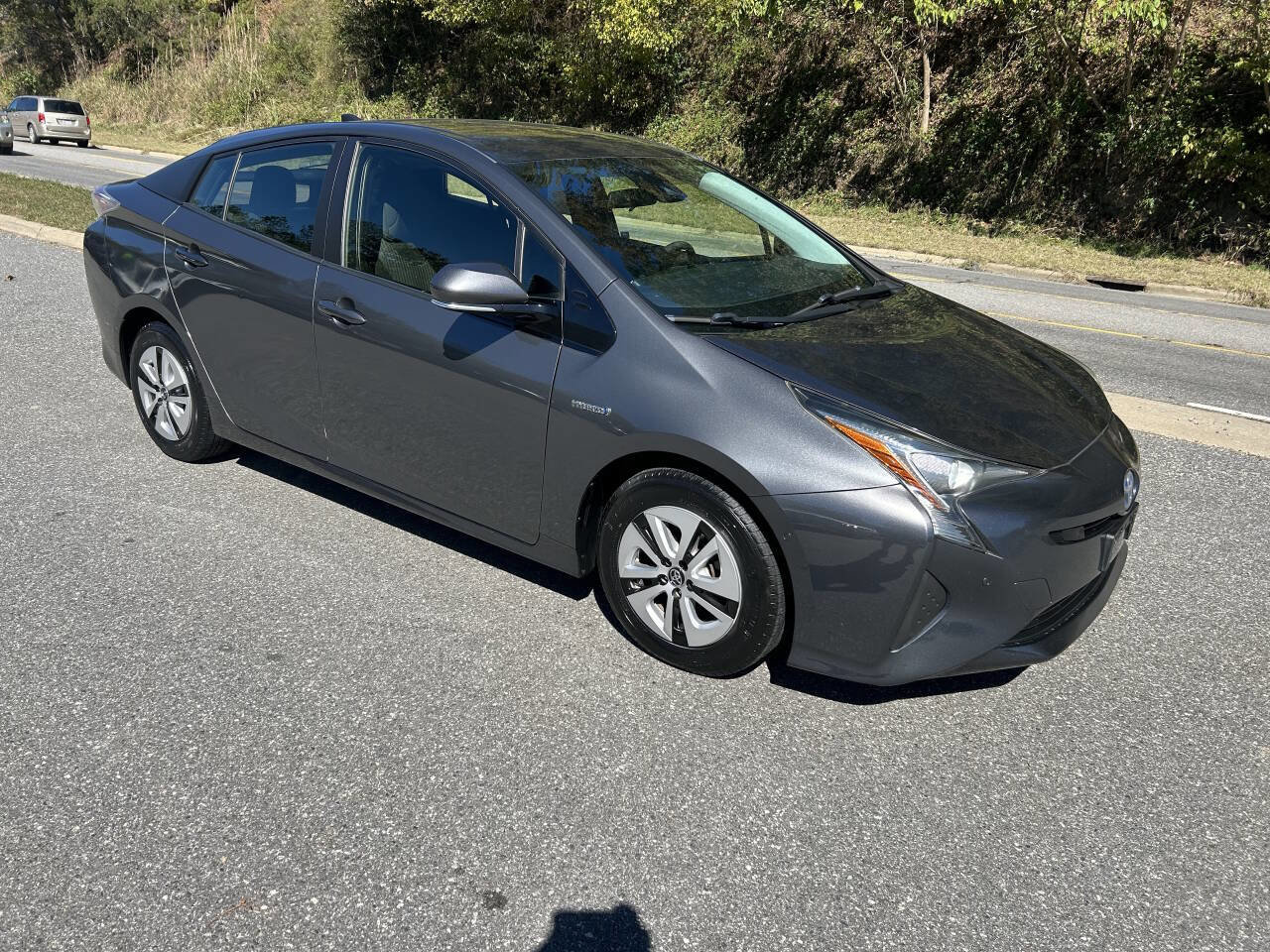 Used 2017 Toyota Prius Two image 10