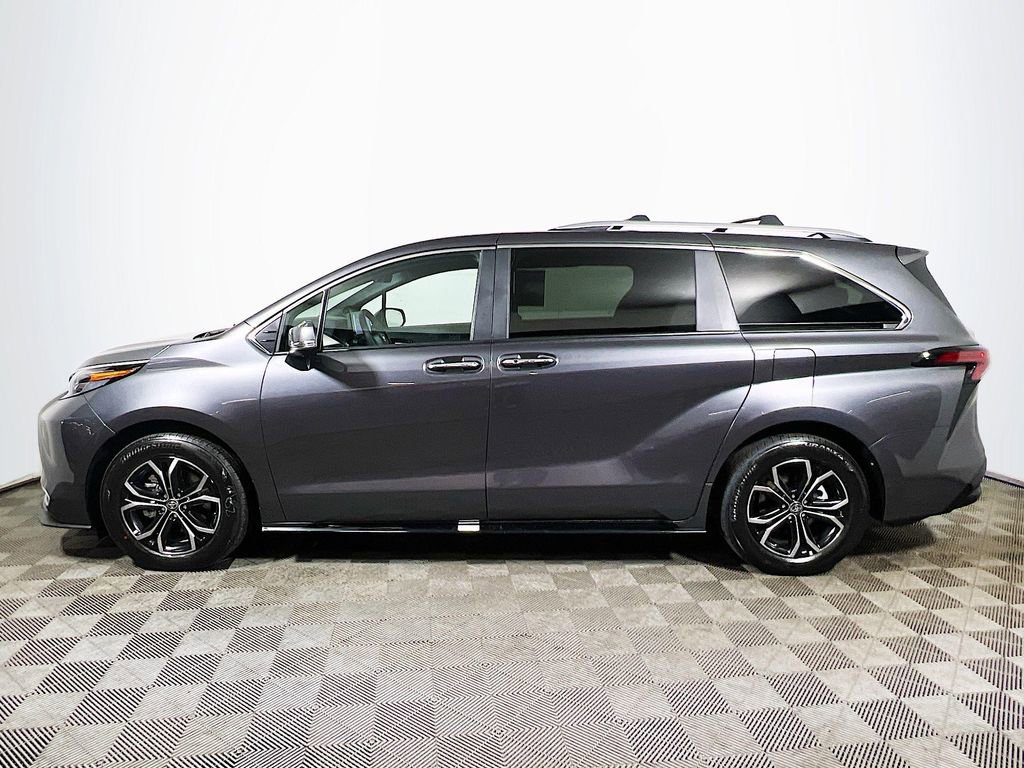 Certified 2025 Toyota Sienna Platinum AWD/4WD image 5