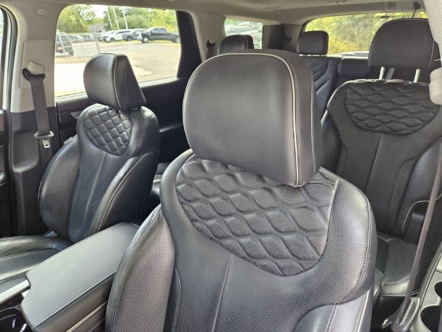 Used 2022 Hyundai Palisade Limited FWD image 17